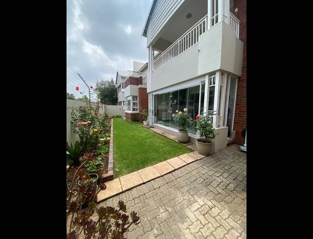 3 BEDROOM TOWNHOUSE FOR SALE IN THORN VALLEY ESTATE